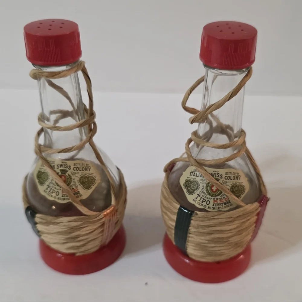 Vtg Italian Swiss Colony Tipo Wine Bottle Salt Pepper Shaker Set